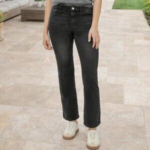 Well Worn Women's 2/26  High Rise Classic Straight Black Jeans L1216